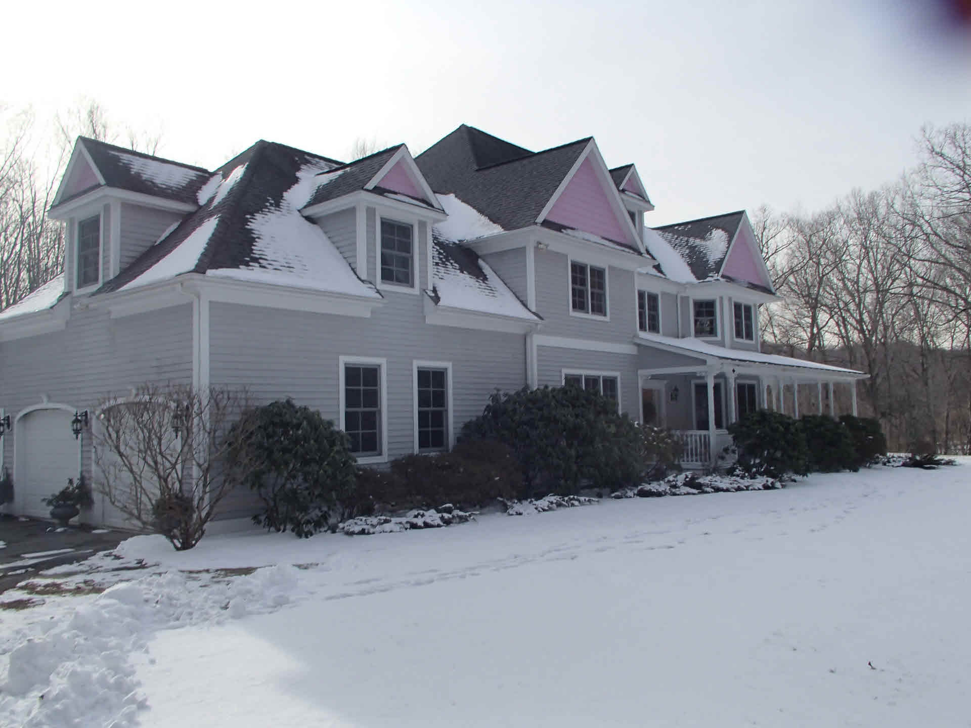 Building photograph for 77 QUARRY RD